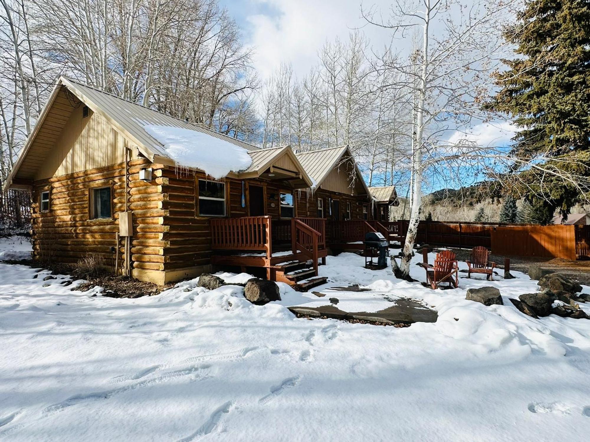 Ute Bluff Lodge, Cabins And Rv Park Южен Форк Екстериор снимка